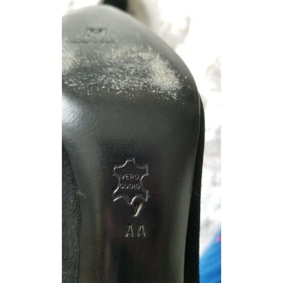 Bruno Magli Black Short Heels Velvet Shine Tip - Picture 8 of 10